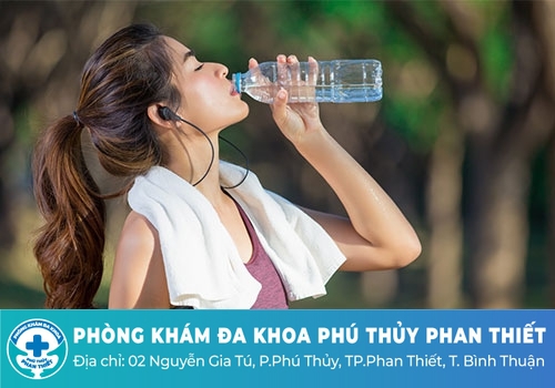 Thói quen uống nước sau đây không ngờ có thể gây hại cho sức khỏe Thói quen uống nước sau đây không ngờ có thể gây hại cho sức khỏe